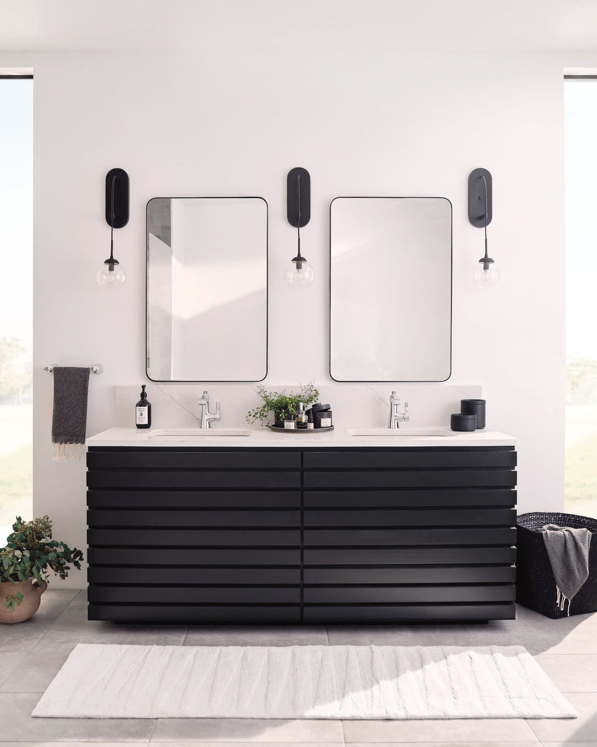 Flara Single Handle Single Hole Bathroom Sink Faucet, Chrome