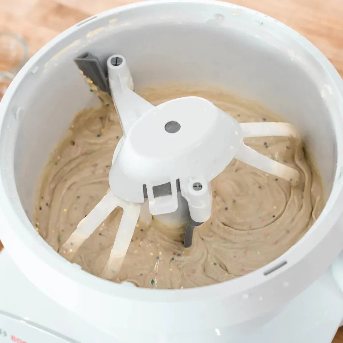 Blender: 500 watts, 6.5-gallon capacity, with corded mixing paddle, dough hook, and nutritional machine dough extension hook combo set
